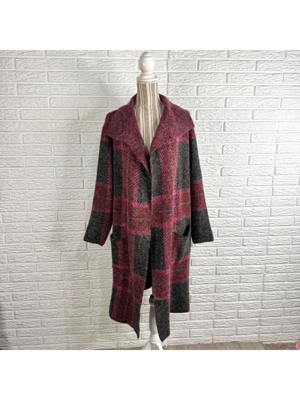 Joseph A. Long Cardigan Duster Sweater Frisco Plaid Pink Grey Size Large NWT